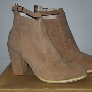Cute everyday winter boot.